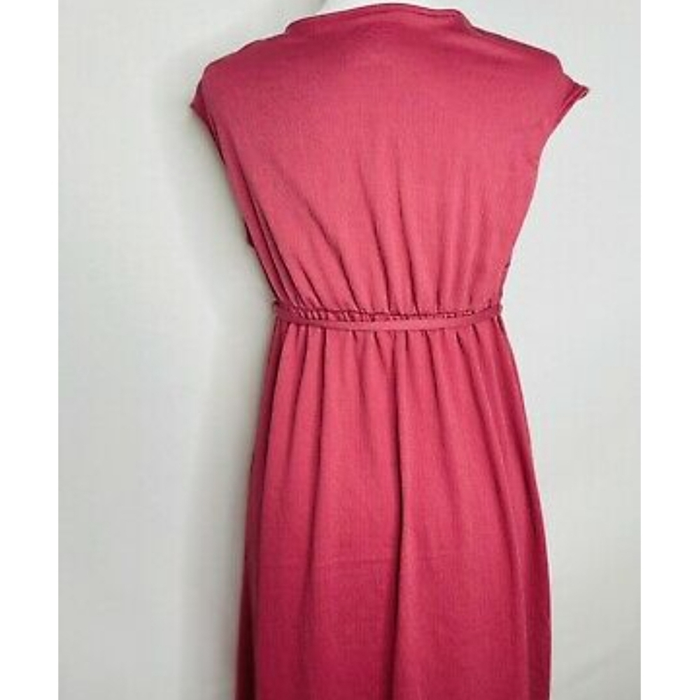 SOLD!Ingrid & Isabel Maternity Dress - Picture 4 of 6
